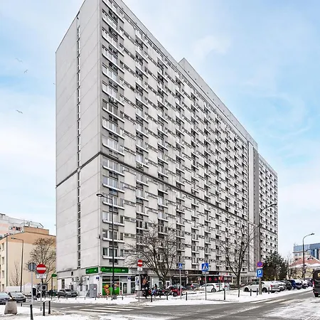 Lumina Cozy 3-rooms Near The Center Апартаменты *