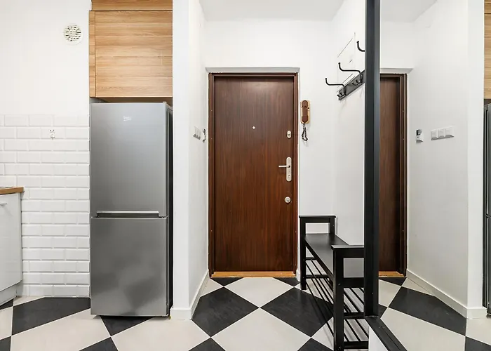 Lumina Cozy 3-rooms Near The Center Апартаменты *