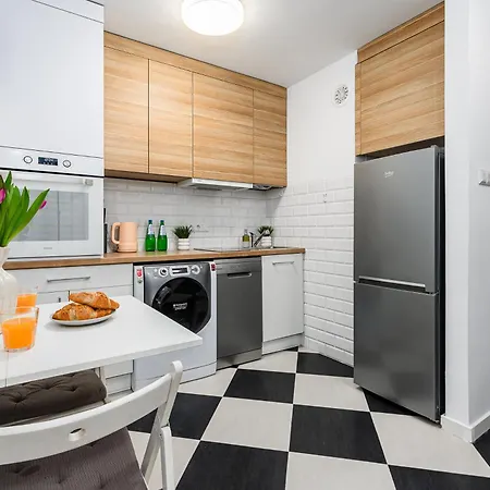 Lumina Cozy 3-rooms Near The Center Apartment Warschau