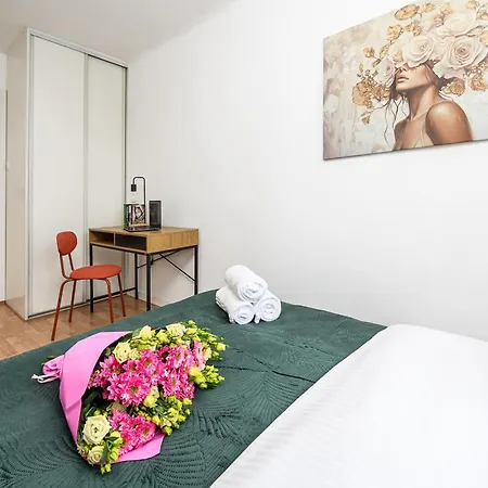 Lumina I Cozy 3-Room Apartments I City Center I Metro Lejlighed Warszawa