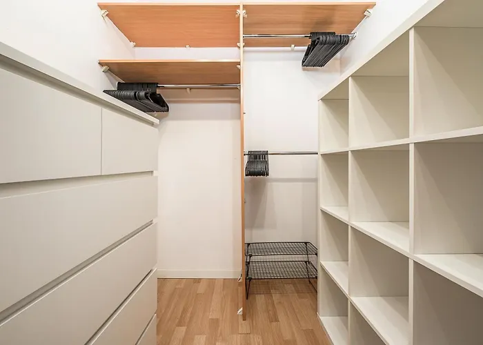 Apartment Lumina Cozy 3-rooms Near The Center